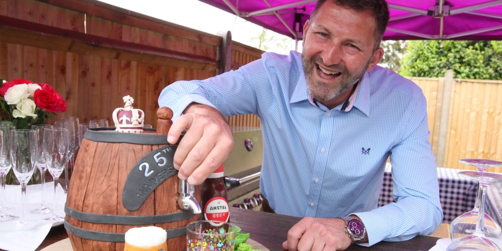 Licensee celebrates 25 years at childhood pub