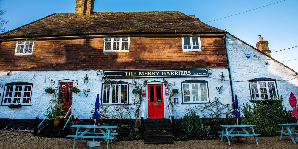 Acclaimed Surrey duo to enter pub market