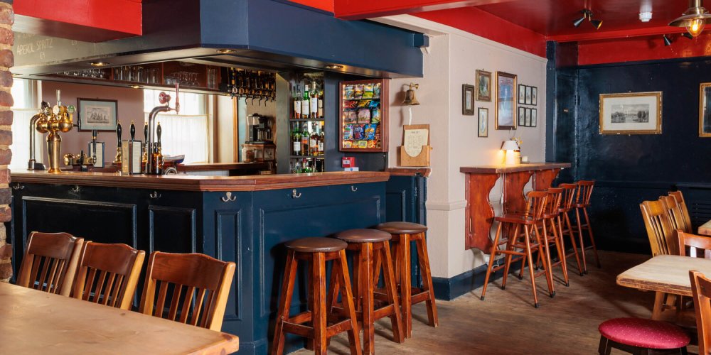 The Deal Hoy reopens with new licensees