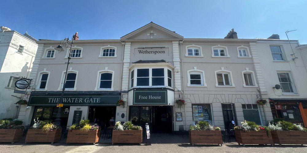 Wetherspoon puts six pubs on the market