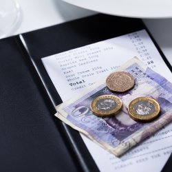 Tipping law for pubs delayed until October